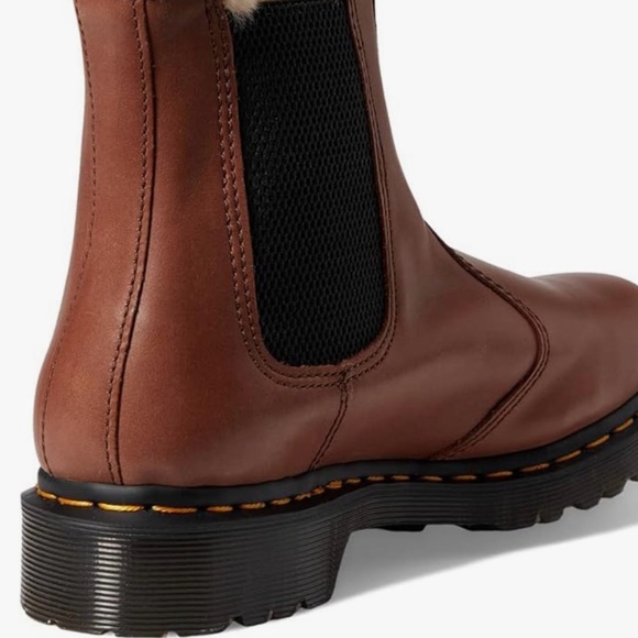 Dr. Martens 2976 faux fur lined Lenore Chelsea boots size 8. Color is Saddle. - Picture 3 of 5